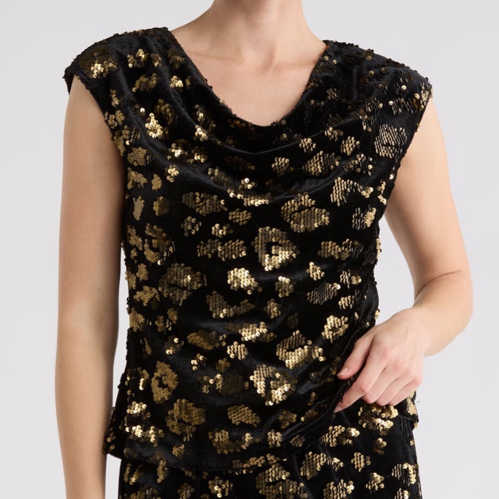 Tahari ⭐️NWT⭐️ size XS
Cowl Neck Cap Sleeve